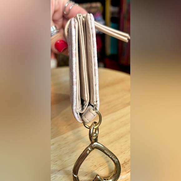 Juicy Couture Modern Chic Sandstone Bifold Card Wallet w/ Heart Keychain​​ - Picture 4 of 12